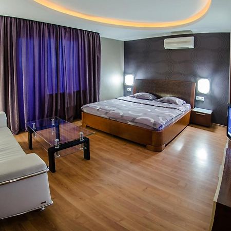 Hotrent Pechersk Lesy 20/22 Kiev Bagian luar foto
