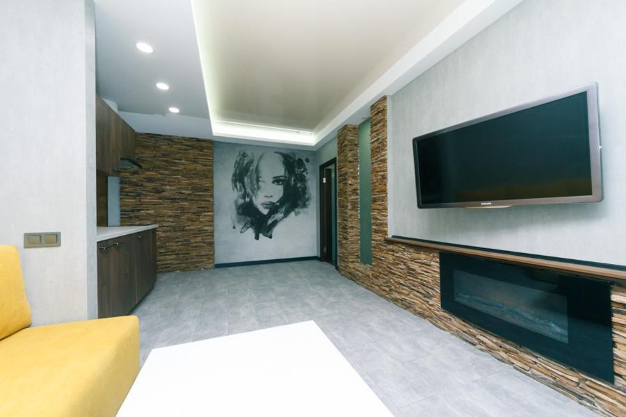 Hotrent Pechersk Lesy 20/22 Kiev Bagian luar foto