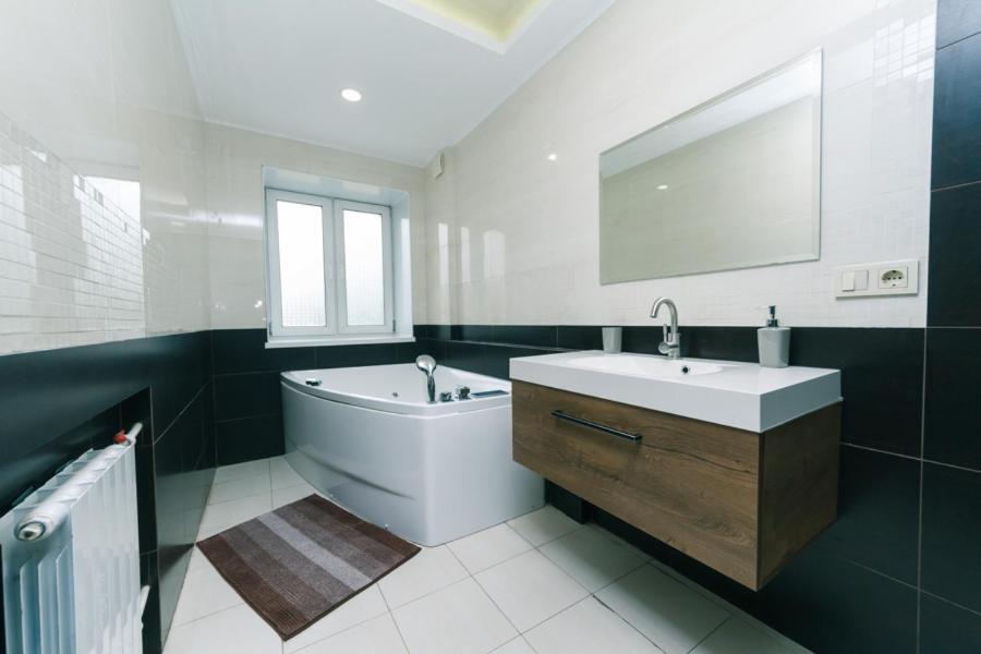 Hotrent Pechersk Lesy 20/22 Kiev Bagian luar foto