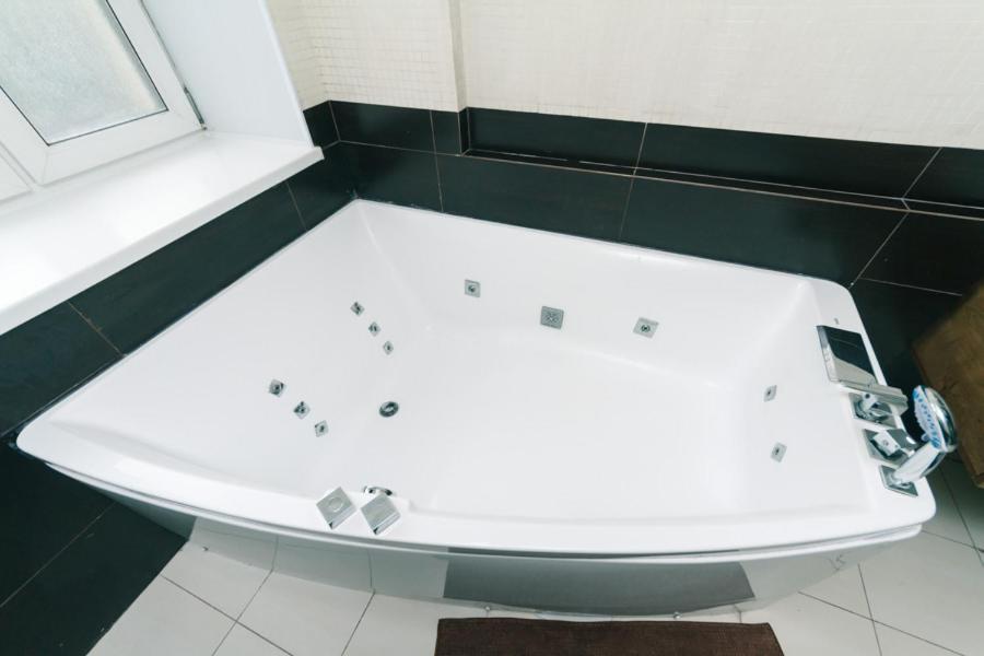Hotrent Pechersk Lesy 20/22 Kiev Bagian luar foto