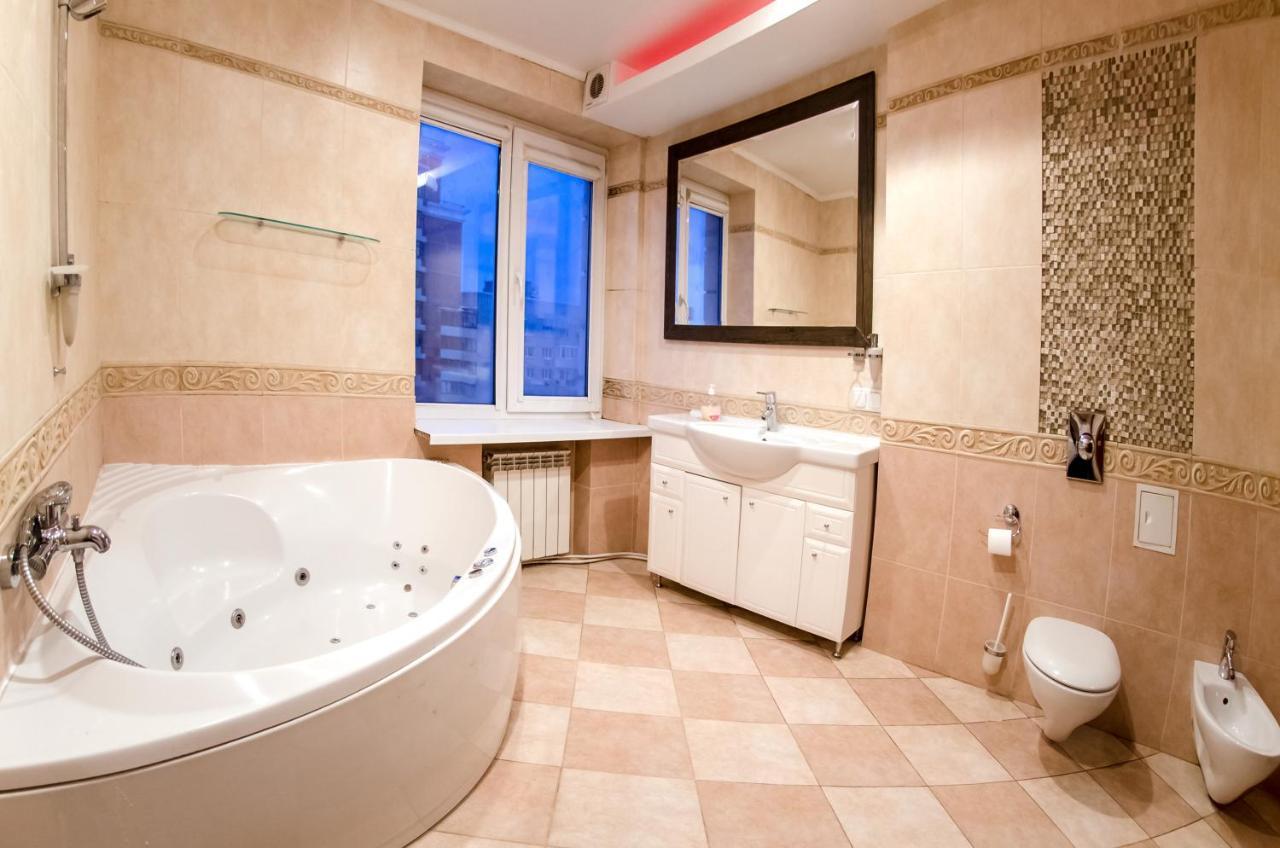 Hotrent Pechersk Lesy 20/22 Kiev Bagian luar foto